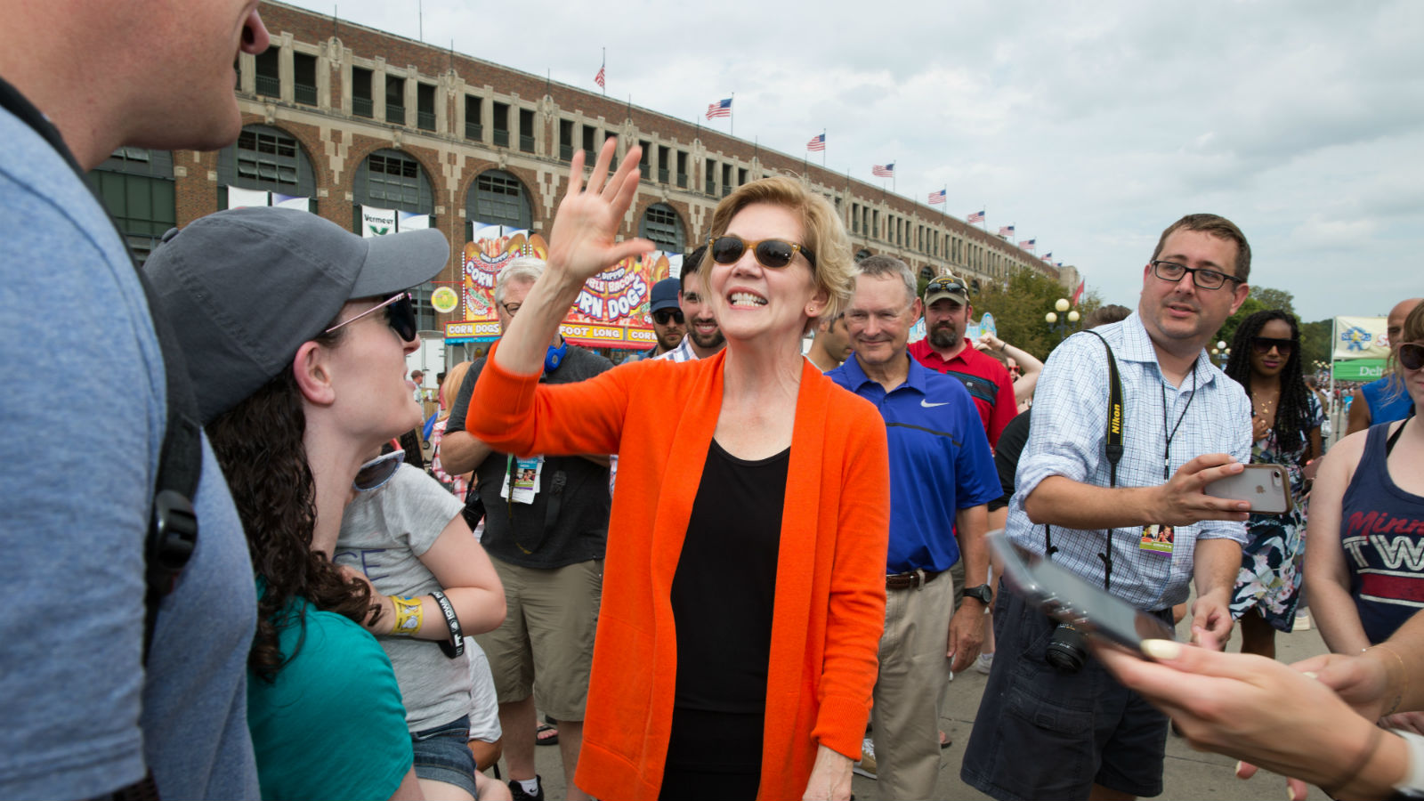 Elizabeth Warren Is New Betting Favorite Among Democrats