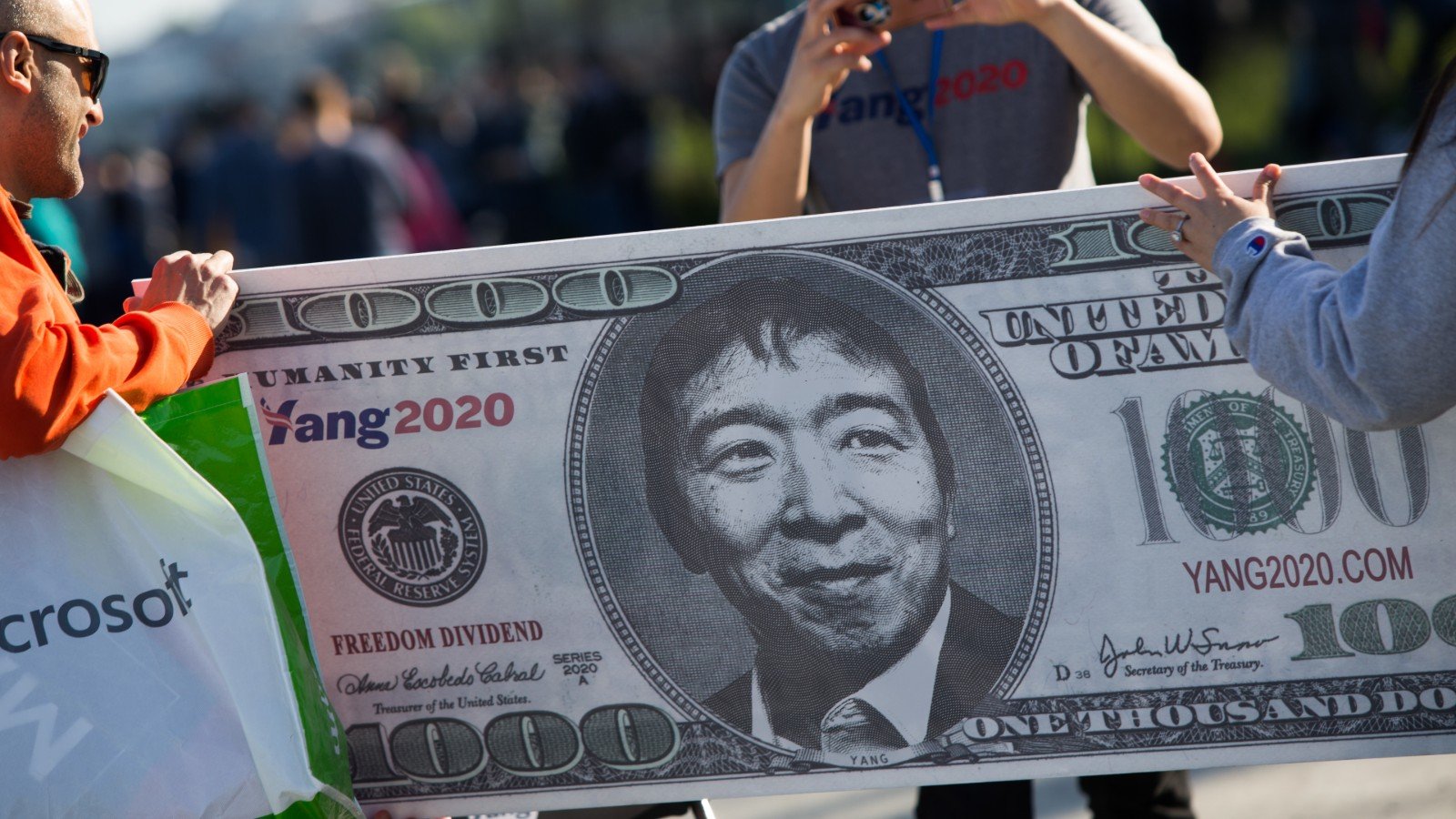 Oddsmakers Continue to Favor Yang Despite 'Media Blackout'